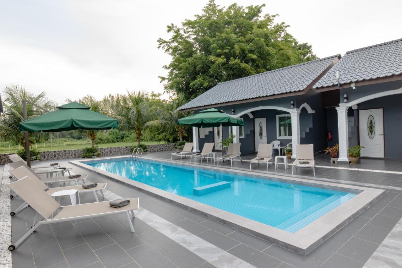 Cenang Rooms With Pool By Virgo Star Resort Pantai Cenang  Extérieur photo